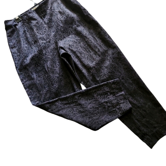 Talbots Pants - Talbot, Women's black floral Embroidered, side zipper, high rise pants. Size 16.